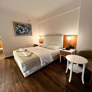 Deluxe Family Suite